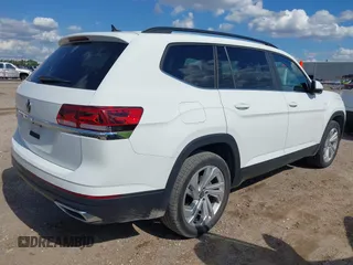 2021 Volkswagen Atlas SE z VIN 1V2WR2CA9MC585700, wystawiony jako IAAI lot #42234502 z przebiegiem 46 040 mil mil oraz . Historia ofert i sprzedaży dostępna na DreamBid. Obrazek 4.