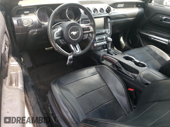 2015 Ford Mustang EcoBoost z VIN 1FA6P8TH9F5385193, wystawiony jako Copart lot #51716725 z przebiegiem 111 448 mil mil oraz Szkoda całkowita • Salvage title. Historia ofert i sprzedaży dostępna na DreamBid. Obrazek 8.