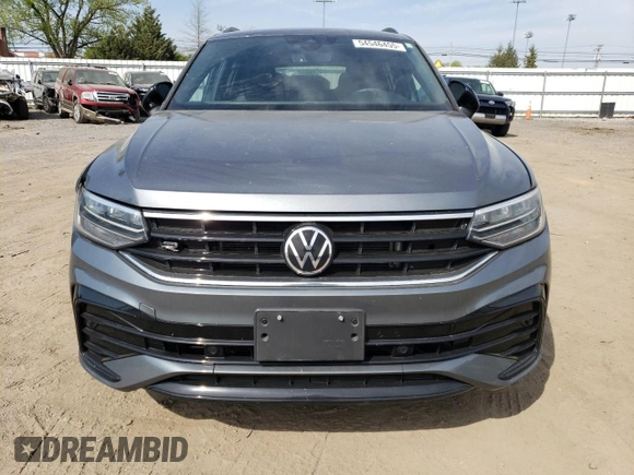 2022 Volkswagen Tiguan SE R-Line Black with VIN 3VV8B7AX2NM051233, listed as a Copart auction lot 54546455 with 61,848 mi miles and Salvage title. Bid and sale history available at DreamBid. Image 5.