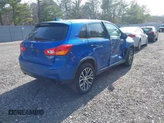 2017 Mitsubishi Outlander ES z VIN JA4AR3AUXHZ007018, wystawiony jako IAAI lot #41790311 z przebiegiem 142 299 mil mil oraz . Historia ofert i sprzedaży dostępna na DreamBid. Obrazek 4.