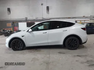 2020 Tesla Model Y Long Range z VIN 5YJYGDEE5LF041935, wystawiony jako IAAI lot #42369750 z przebiegiem 79 540 mil mil oraz . Historia ofert i sprzedaży dostępna na DreamBid. Obrazek 15.