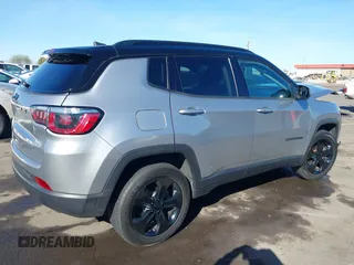 2018 Jeep Compass Latitude with VIN 3C4NJDBB6JT299247, listed as a IAAI auction lot 41591106 with 48,685 mi miles. Bid and sale history available at carsss.com. Image 4.