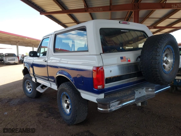1996 Ford Bronco Custom with VIN 1FMEU15H3TLB30609, listed as a IAAI auction lot 42053896 with 238,597 mi miles. Bid and sale history available at carsss.com. Image 13.