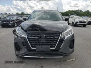 2023 Nissan Kicks S z VIN 3N1CP5BV6PL528219, wystawiony jako Copart lot #54319415 z przebiegiem 31 463 mil mil oraz Szkoda całkowita • Salvage title. Historia ofert i sprzedaży dostępna na DreamBid. Obrazek 5.