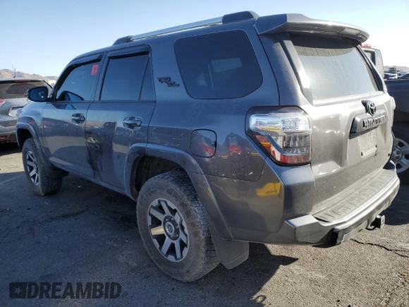 2018 Toyota 4Runner SR5 z VIN JTEBU5JR8J5485222, wystawiony jako Copart lot #52633325 z przebiegiem 107 412 mil mil oraz Szkoda całkowita • Salvage title. Historia ofert i sprzedaży dostępna na DreamBid. Obrazek 2.