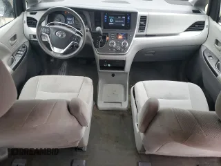 2017 Toyota Sienna L with VIN 5TDZZ3DC4HS785327, listed as a Copart auction lot 49284405 with 86,225 mi miles and Salvage Title. Bid and sale history available at DreamBid. Image 8.