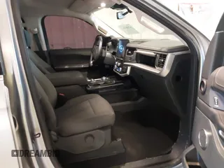 2024 Ford Expedition Max XLT z VIN 1FMJK1J88REA58426, wystawiony jako IAAI lot #42381012 z przebiegiem 4 989 mil mil oraz . Historia ofert i sprzedaży dostępna na DreamBid. Obrazek 5.
