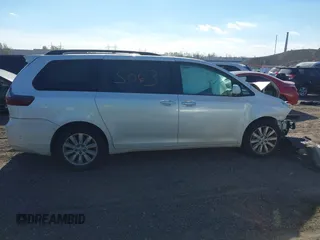 2015 Toyota Sienna Limited z VIN 5TDDK3DC4FS101226, wystawiony jako IAAI lot #40755063 z przebiegiem 153 793 mil mil oraz . Historia ofert i sprzedaży dostępna na DreamBid. Obrazek 13.