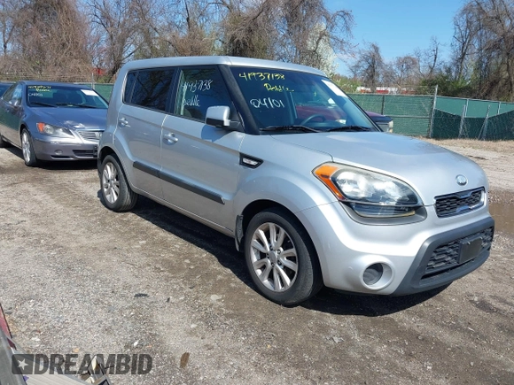 2013 Kia Soul with VIN KNDJT2A51D7755544, listed as a IAAI auction lot 41937138 with 120,680 mi miles. Bid and sale history available at carsss.com. Image 1.
