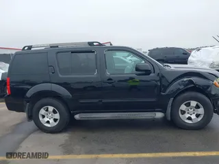 2005 Nissan Pathfinder LE with VIN 5N1AR18W35C742175, listed as a IAAI auction lot 41921815 with 203,973 mi miles. Bid and sale history available at carsss.com. Image 13.
