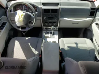 2008 Jeep Liberty Sport z VIN 1J8GN28K68W143375, wystawiony jako Copart lot #56186215 z przebiegiem 64 472 mil mil oraz Szkoda całkowita • Salvage title. Historia ofert i sprzedaży dostępna na DreamBid. Obrazek 8.