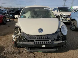2010 Volkswagen New Beetle Coupe with VIN 3VWPW3AG2AM032647, listed as a Copart auction lot 83255554 with 15,656 mi miles and Salvage Title. Bid and sale history available at carsss.com. Image 5.