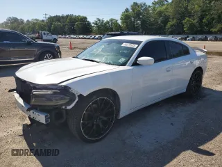 2019 Dodge Charger SXT z VIN 2C3CDXBG9KH743683, wystawiony jako Copart lot #55579535 z przebiegiem 120 998 mil mil oraz Szkoda całkowita • Salvage title. Historia ofert i sprzedaży dostępna na DreamBid. Obrazek 1.