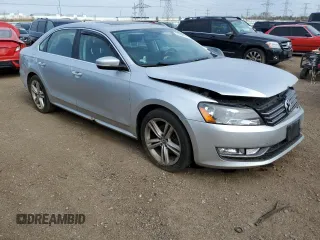 2015 Volkswagen Passat SEL Premium z VIN 1VWCS7A3XFC043208, wystawiony jako Copart lot #54766115 z przebiegiem 192 773 mil mil oraz Szkoda całkowita • Salvage title. Historia ofert i sprzedaży dostępna na DreamBid. Obrazek 4.