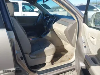 2005 Toyota Highlander with VIN JTEDP21AX50052397, listed as a IAAI auction lot 41703701 with 288,975 mi miles. Bid and sale history available at carsss.com. Image 5.