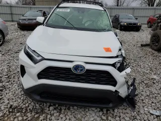 2024 Toyota RAV4 Hybrid LE z VIN JTMMWRFV2RD246027, wystawiony jako Copart lot #52181695 z przebiegiem Nie podano mil oraz Szkoda całkowita • Salvage title. Historia ofert i sprzedaży dostępna na DreamBid. Obrazek 5.