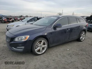 2016 Volvo V60 T5 Premier with VIN YV1612SK4G1309924, listed as a Copart auction lot 43135545 with 95,915 mi miles and Salvage Title. Bid and sale history available at carsss.com. Image 1.