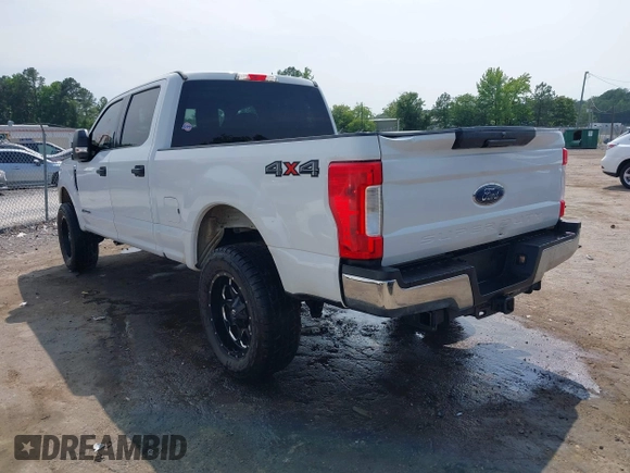 2018 Ford F-250 XL with VIN 1FT7W2BT2JEC44026, listed as a IAAI auction lot 42420391 with 178,970 mi miles and . Bid and sale history available at DreamBid. Image 3.