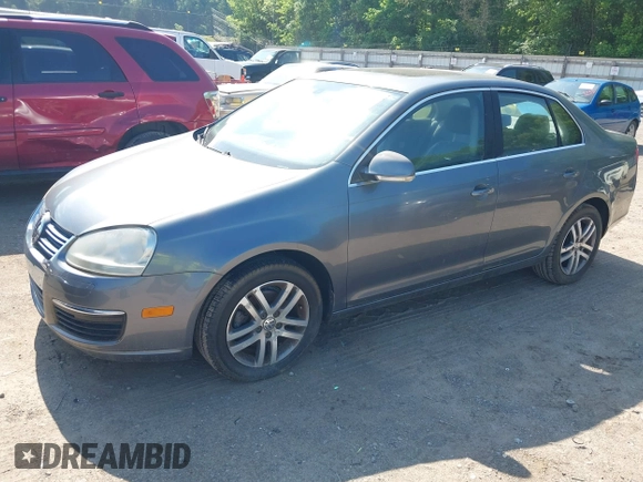 2005 Volkswagen Jetta 2.5L with VIN 3VWSF71K95M616748, listed as a IAAI auction lot 42111369 with Not provided miles and . Bid and sale history available at DreamBid. Image 2.