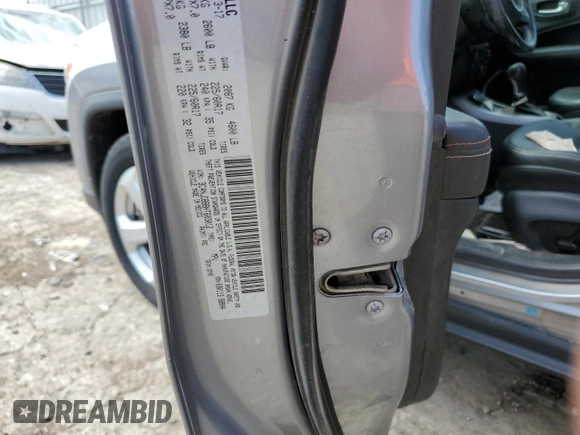 2017 Jeep Compass Latitude с VIN 3C4NJDBB8HT603012, выставлен на аукционе Copart как лот 59435415 с пробегом 95 984 миль миль и Списание • Salvage title. История ставок и продаж доступна на DreamBid. Изображение 12.