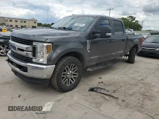 2018 Ford F-250 XL with VIN 1FT7W2BT6JEC77708, listed as a Copart auction lot 56562595 with 141,567 mi miles and Salvage title. Bid and sale history available at DreamBid. Image 1.