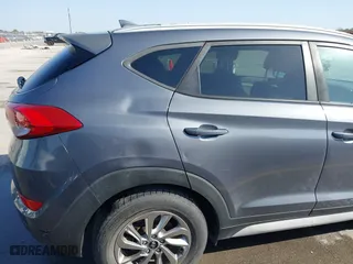 2018 Hyundai Tucson SEL with VIN KM8J33A4XJU725819, listed as a IAAI auction lot 42025469 with 119,866 mi miles. Bid and sale history available at carsss.com. Image 17.