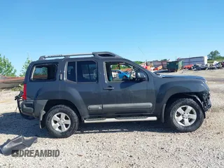 2013 Nissan Xterra S z VIN 5N1AN0NW7DN816369, wystawiony jako IAAI lot #42296551 z przebiegiem 150 551 mil mil oraz . Historia ofert i sprzedaży dostępna na DreamBid. Obrazek 13.