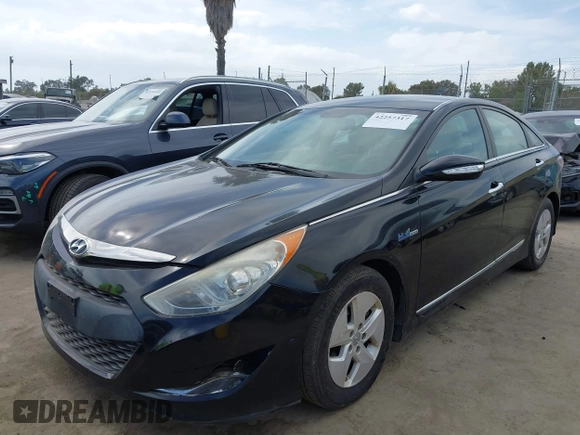 2012 Hyundai Sonata Hybrid z VIN KMHEC4A44CA024933, wystawiony jako IAAI lot #42257317 z przebiegiem 134 148 mil mil oraz . Historia ofert i sprzedaży dostępna na DreamBid. Obrazek 2.