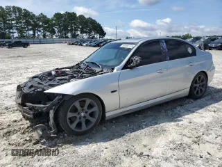 2011 BMW 3 Series 328i z VIN WBAPH7G58BNN02825, wystawiony jako Copart lot #60466725 z przebiegiem 149 393 mil mil oraz Czysty tytuł • Clean title. Historia ofert i sprzedaży dostępna na DreamBid. Obrazek 1.