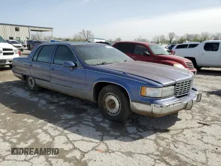 1993 Cadillac Fleetwood z VIN 1G6DW5278PR709811, wystawiony jako Copart lot #51678935 z przebiegiem 143 277 mil mil oraz Czysty tytuł • Clean title. Historia ofert i sprzedaży dostępna na DreamBid. Obrazek 4.