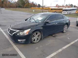 2013 Nissan Altima 3.5 SL with VIN 1N4BL3AP1DC272967, listed as a IAAI auction lot 40794180 with 110,880 mi miles. Bid and sale history available at carsss.com. Image 17.