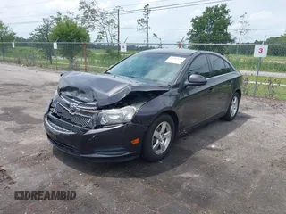 2014 Chevrolet Cruze 1LT z VIN 1G1PC5SBXE7178264, wystawiony jako IAAI lot #42387875 z przebiegiem 125 437 mil mil oraz . Historia ofert i sprzedaży dostępna na DreamBid. Obrazek 17.
