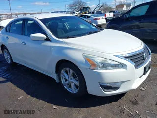 2014 Nissan Altima 2.5 SV with VIN 1N4AL3AP0EC126573, listed as a IAAI auction lot 41731224 with 132,497 mi miles. Bid and sale history available at carsss.com. Image 1.