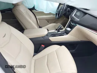 2019 Cadillac XT5 Premium Luxury FWD z VIN 1GYKNERS1KZ290754, wystawiony jako IAAI lot #41816074 z przebiegiem 91 585 mil mil oraz . Historia ofert i sprzedaży dostępna na DreamBid. Obrazek 5.