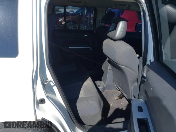 2008 Jeep Patriot Sport with VIN 1J8FF28W08D635875, listed as a IAAI auction lot 41761822 with 285,728 mi miles and . Bid and sale history available at carsss.com. Image 8.
