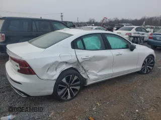 2022 Volvo S60 Momentum with VIN 7JRL12TZ5NG160844, listed as a Copart auction lot 88530585 with 0 mi miles and Salvage Title. Bid and sale history available at carsss.com. Image 3.