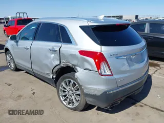 2017 Cadillac XT5 Luxury AWD z VIN 1GYKNDRS1HZ293429, wystawiony jako IAAI lot #42453704 z przebiegiem 92 347 mil mil oraz . Historia ofert i sprzedaży dostępna na DreamBid. Obrazek 3.