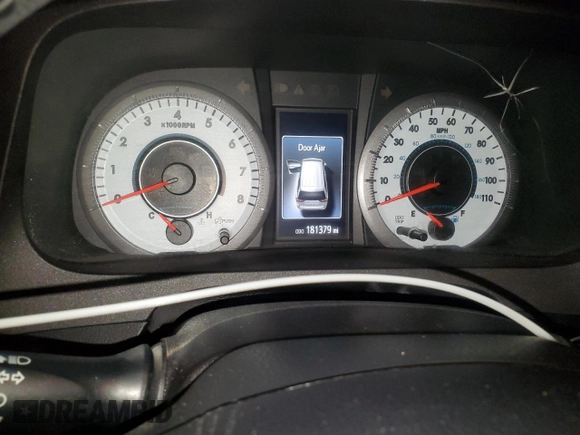 2015 Toyota Sienna SE with VIN 5TDXK3DC8FS662302, listed as a Copart auction lot 57995425 with 181,379 mi miles and Salvage title. Bid and sale history available at DreamBid. Image 9.