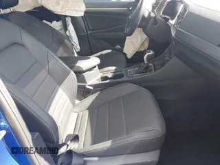 2024 Volkswagen Jetta SE with VIN 3VW7M7BU8RM067013, listed as a IAAI auction lot 42179920 with 32,418 mi miles and . Bid and sale history available at DreamBid. Image 5.