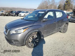 2019 Nissan Kicks SV z VIN 3N1CP5CU2KL530564, wystawiony jako Copart lot #42540545 z przebiegiem 173 852 mil mil oraz Szkody całkowita. Historia ofert i sprzedaży dostępna na DreamBid. Obrazek 1.
