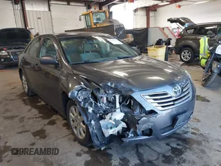 2007 Toyota Camry z VIN 4T1BB46K57U022447, wystawiony jako IAAI lot #41967288 z przebiegiem 186 839 mil mil oraz . Historia ofert i sprzedaży dostępna na DreamBid. Obrazek 1.