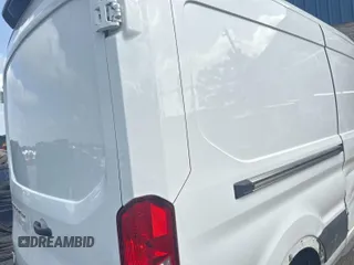 2020 Ford Transit Cargo с VIN 1FTYE1C83LKA17329, выставлен на аукционе IAAI как лот 42796203 с пробегом 194 535 миль миль и . История ставок и продаж доступна на DreamBid. Изображение 3.