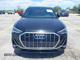 2024 Audi Q3 S line Premium z VIN WA1DECF39R1055263, wystawiony jako IAAI lot #42270200 z przebiegiem 29 691 mil mil oraz . Historia ofert i sprzedaży dostępna na DreamBid. Obrazek 12.