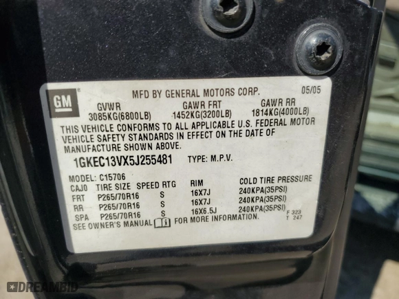 2005 GMC Yukon SLT with VIN 1GKEC13VX5J255481, listed as a Copart auction lot 77949824 with 0 mi miles and Salvage Title. Bid and sale history available at carsss.com. Image 13.