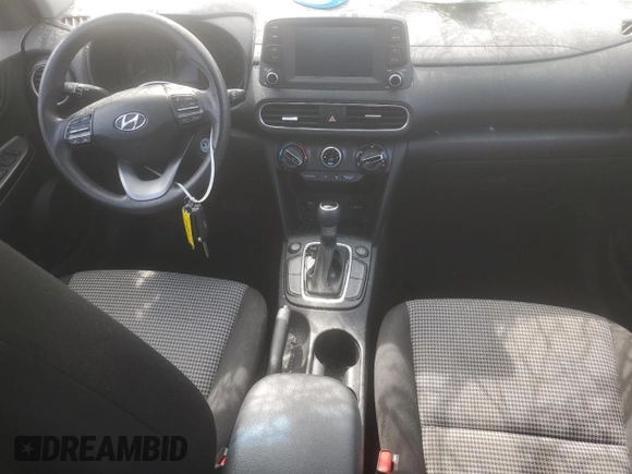 2021 Hyundai Kona SE z VIN KM8K1CAA4MU644545, wystawiony jako Copart lot #49736815 z przebiegiem 86 172 mil mil oraz Szkoda całkowita • Salvage title. Historia ofert i sprzedaży dostępna na DreamBid. Obrazek 8.