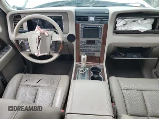 2014 Lincoln Navigator z VIN 5LMJJ2J51EEL08112, wystawiony jako Copart lot #54723164 z przebiegiem 135 575 mil mil oraz Szkoda całkowita • Salvage title. Historia ofert i sprzedaży dostępna na DreamBid. Obrazek 8.