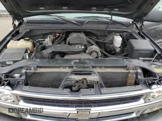 2000 Chevrolet Suburban with VIN 1GNFK16T1YJ150403, listed as a Copart auction lot 44657965 with 206,937 mi miles and Salvage Title. Bid and sale history available at carsss.com. Image 12.