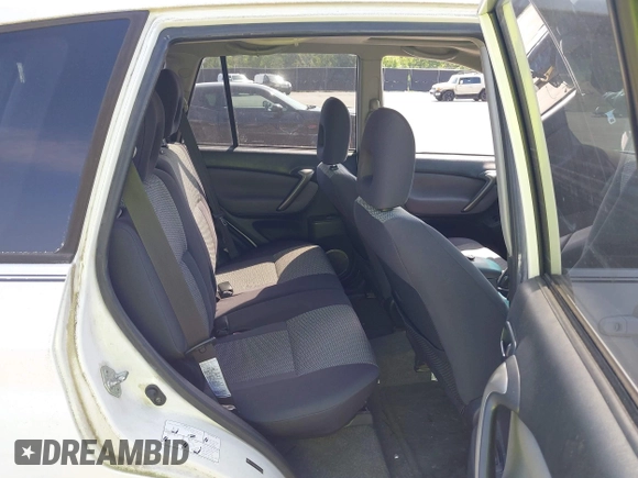2005 Toyota RAV4 with VIN JTEGD20V350084568, listed as a IAAI auction lot 42127157 with 252,562 mi miles. Bid and sale history available at carsss.com. Image 8.