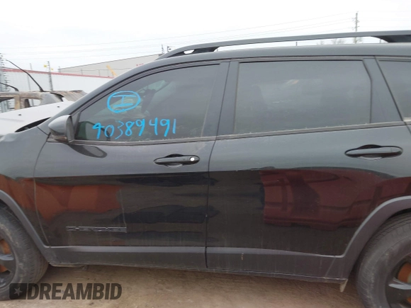 2019 Jeep Cherokee Latitude Plus with VIN 1C4PJMLX5KD432185, listed as a IAAI auction lot 40389491 with 75,703 mi miles and . Bid and sale history available at DreamBid. Image 15.