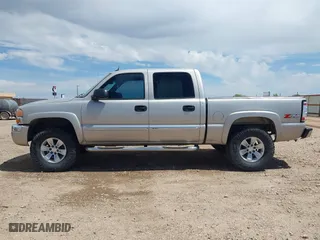 2004 GMC Sierra 1500 Crew Cab SLE with VIN 2GTEK13T841341748, listed as a IAAI auction lot 42036007 with 227,164 mi miles. Bid and sale history available at carsss.com. Image 14.